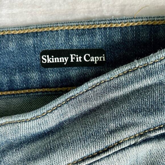 Judy blue women’s Capri crop distressed high rise light wash jeans boho 27 / 4 - Picture 10 of 10